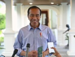 Digoyang Banyak Protes, Jokowi Diyakini Tak Berencana Lengser Paksa