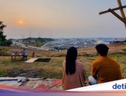 Lagi Viral Nih, Bukit Didekat Pabrik Kendaraan Pribadi Karena Itu Spot Wisata Dadakan Ke Bekasi