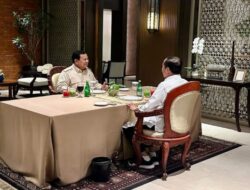 2 Jam Lebih, Jokowi dan Prabowo Diskusi sambil Makan Malam Private Ke Senayan