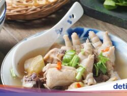 Resep Sup Ceker Ayam Berkaldu Bening Gurih Untuk Makan Malam