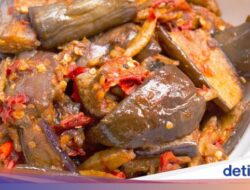 3 Resep Tumis Terong Ungu Bumbu Pedas Gurih Untuk Makan Siang