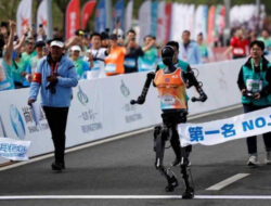 Android Bergabung Bersama Manusia Untuk Lomba Maraton Hingga Beijing