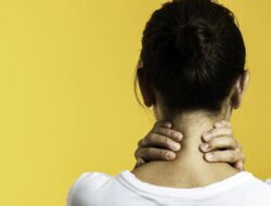 Leher Berkedut Tanda Punya Masalah Jantung? Praktisi Medis Bilang Gini