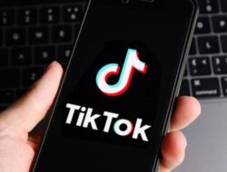 Kronologi Viralnya 2 Nakes Live TikTok Ke Ruang Operasi Jombang, Langsung Dipecat!