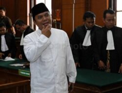Ri Prabowo Berikan Amnesti Hingga Gus Nur yang Mempertanyakan Ijazah Jokowi