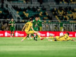 Malut United Pesta Tendangan, Persebaya Raih Unggul Tipis