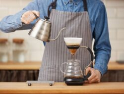 Ini Tips Merasakan Suhu Air Sebagai Minuman ala Barista