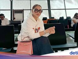 Pose Inul Daratista Di Bandara Soetta, Bisa Ditiru Nih