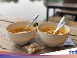 Nikmatnya Makan Seblak Prasmanan Spesial Di 'View' Danau