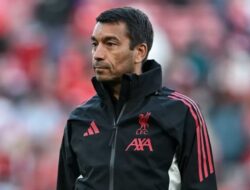 Liverpool Disebut Bersedia Lepas Van Bronckhorst Ke Timpilihan Indonesia