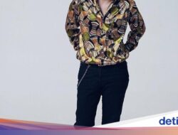 Keseruan Indra Jegel Makan Bareng Keluarga dan Pemeran ‘Agak Laen’