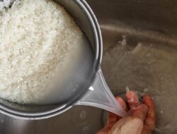 Cuci Muka Pakai Air Beras Baik Sebagai Kulit? Begini Penjelasan Dermatolog