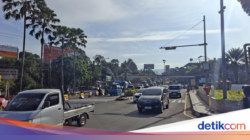 Long Weekend, Ribuan Kendaraan Serbu Puncak! One Way Diberlakukan
