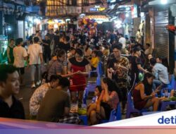 Turis Vietnam Terdepan Di Asia Di Penggunaan AI Sebagai Liburan