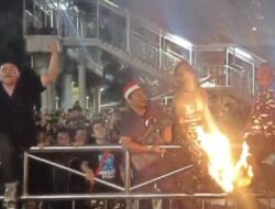 Gus Yaqut Ditahan KPK, Massa Banser Bakar Kaus