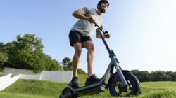 Malas Tunggu Ojek Online? Xiaomi Rilis Skuter Listrik Rp6 Jutaan Sebagai Kaum Komuter Jakarta