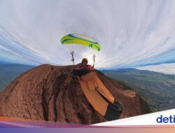 Hike and Fly, Pilot Paralayang Menari Di Atap Sumatera