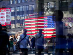 Ekonomi AS Mendadak Melambat Di 1,5%, Warga Amerika Justru Makin Konsumtif?
