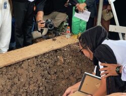 Istri Temon Tidur Pakai Bantal Mendiang Untuk Obati Rasa Rindu