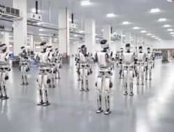 Android Humanoid Cetak Sejarah, Berhasil Melakukan Operasi Jarak Jauh Pertama Di Dunia